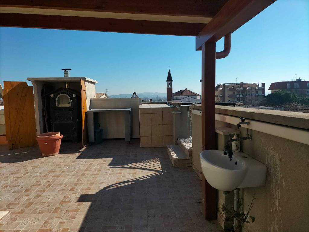 appartamento in vendita a Montemarciano in zona Marina