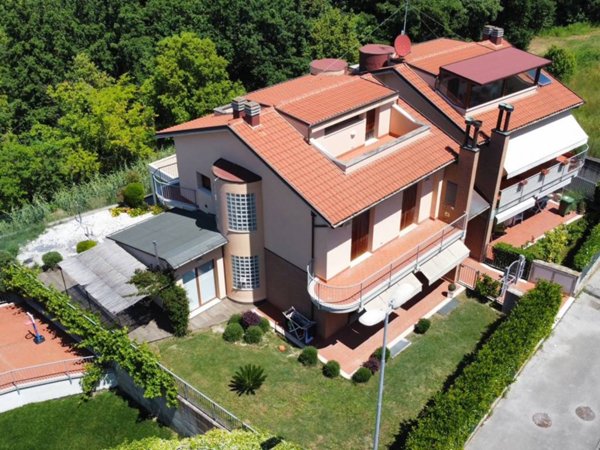 appartamento in vendita a Montemarciano in zona Marina