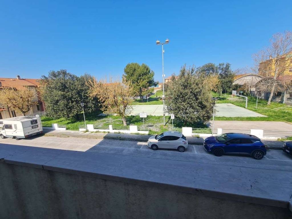 appartamento in vendita a Montemarciano in zona Marina