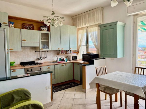 appartamento in vendita a Montemarciano in zona Marina