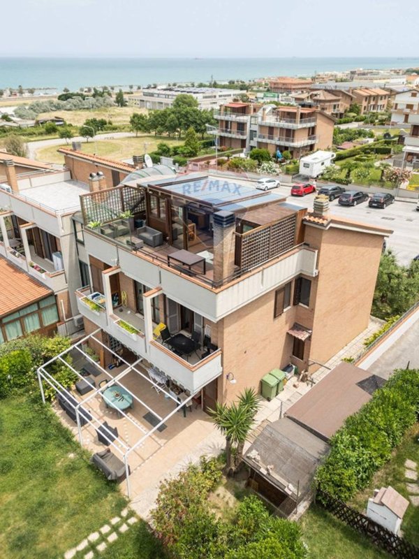 appartamento in vendita a Montemarciano in zona Marina