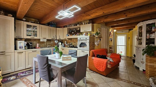 casa indipendente in vendita a Montemarciano