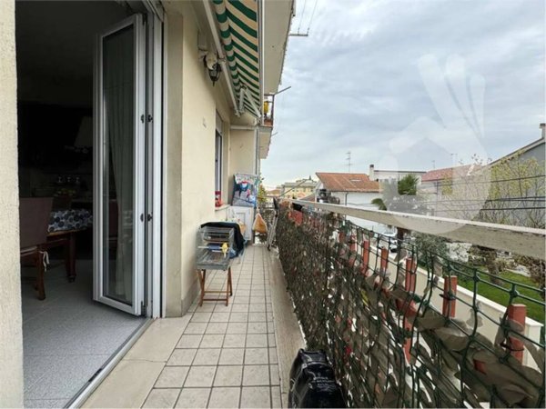 appartamento in vendita a Montemarciano in zona Marina