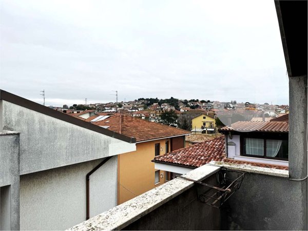 appartamento in vendita a Montemarciano in zona Marina