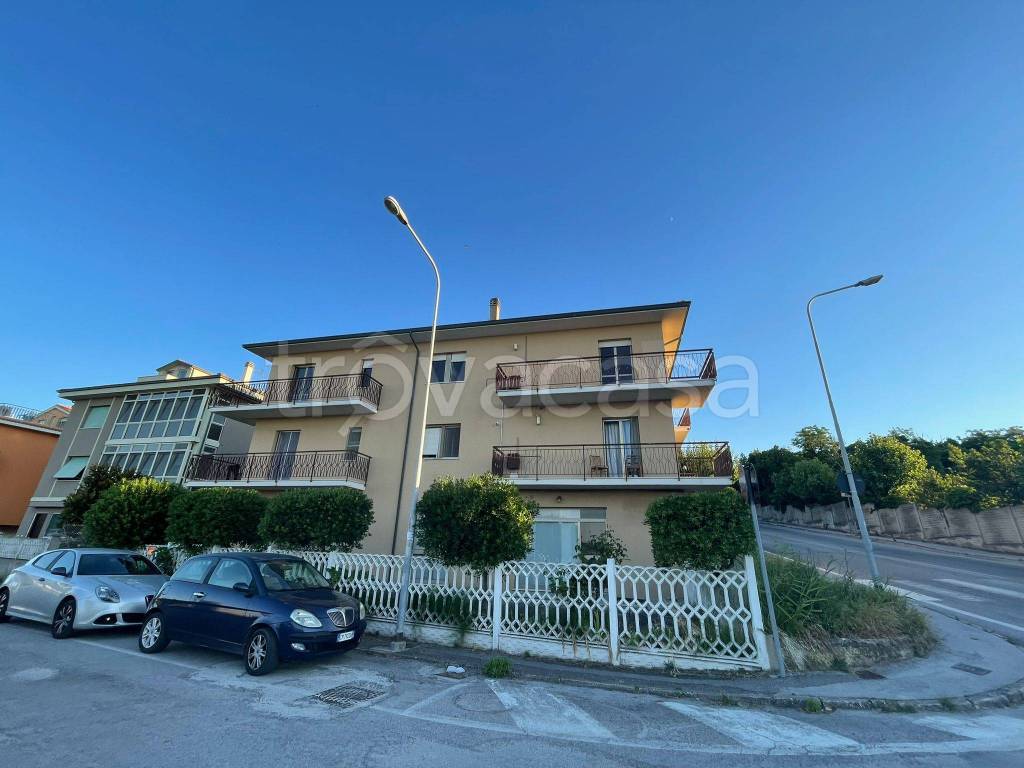 appartamento in vendita a Montemarciano in zona Marina