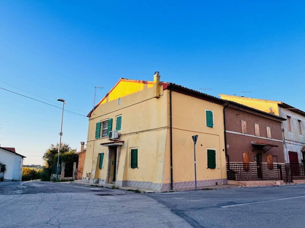 casa indipendente in vendita a Montemarciano in zona Cassiano