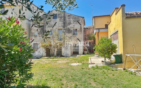 casa indipendente in vendita a Montemarciano