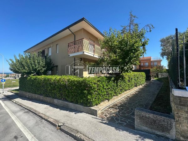 appartamento in vendita a Montemarciano in zona Marina