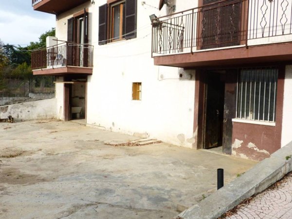 locale di sgombero in vendita a Montemarciano