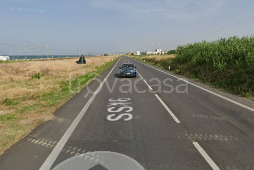 locale commerciale in vendita a Montemarciano in zona Marina