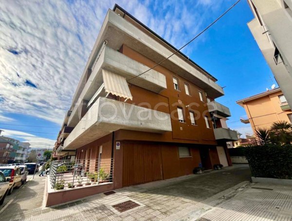 appartamento in vendita a Montemarciano in zona Marina