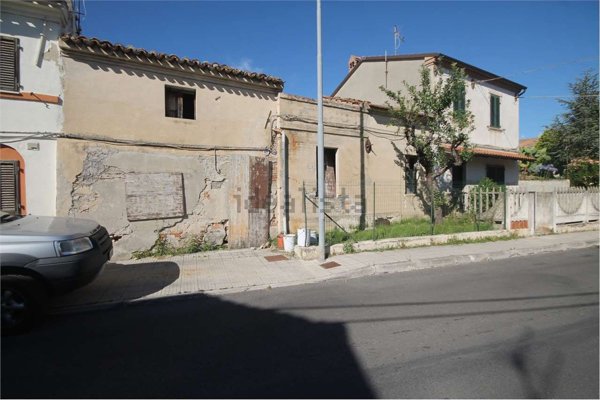 casa semindipendente in vendita a Montemarciano in zona Cassiano