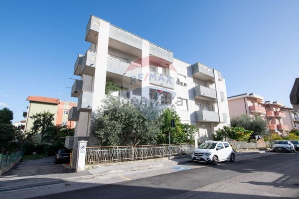 appartamento in vendita a Montemarciano in zona Marina