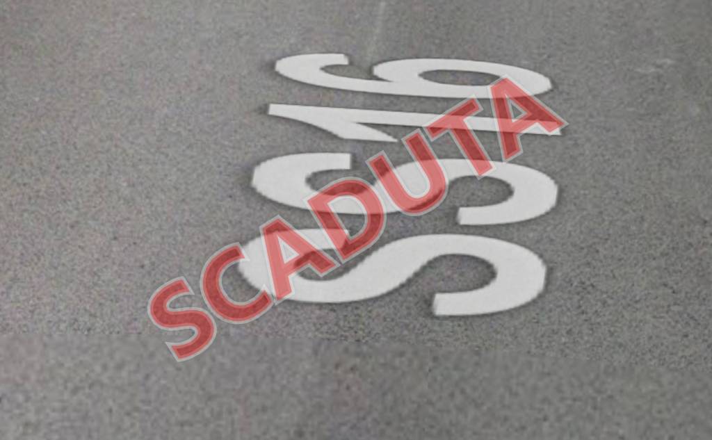 locale commerciale in vendita a Montemarciano in zona Marina