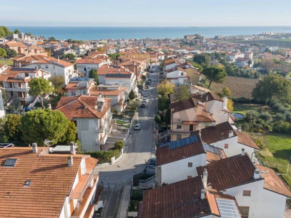 appartamento in vendita a Montemarciano in zona Marina