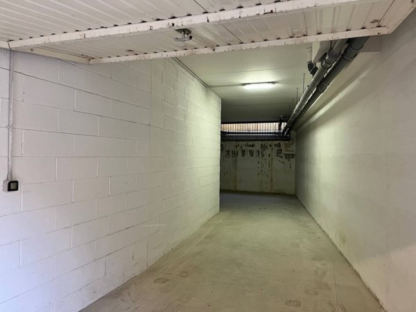 locale di sgombero in vendita a Montemarciano in zona Marina