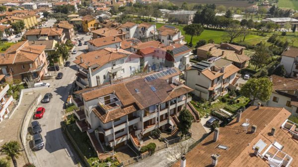 appartamento in vendita a Montemarciano in zona Marina