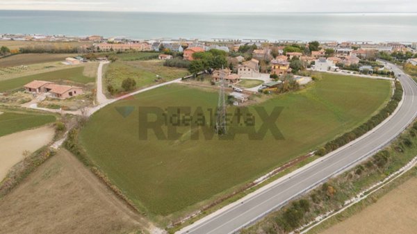 terreno agricolo in vendita a Montemarciano in zona Marina
