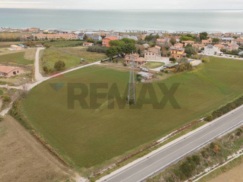 terreno agricolo in vendita a Montemarciano in zona Marina