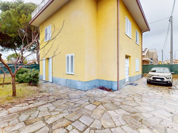 appartamento in vendita a Montemarciano in zona Marina