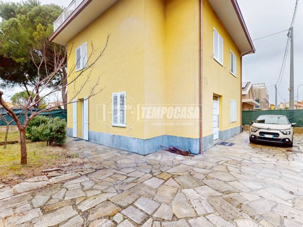 casa indipendente in vendita a Montemarciano in zona Marina