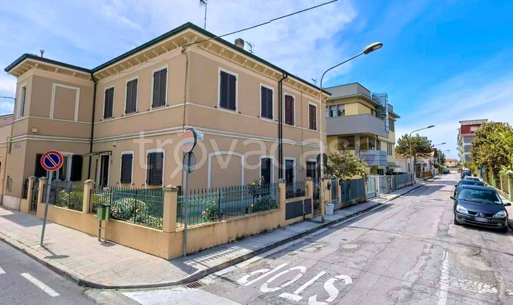 appartamento in vendita a Montemarciano in zona Marina