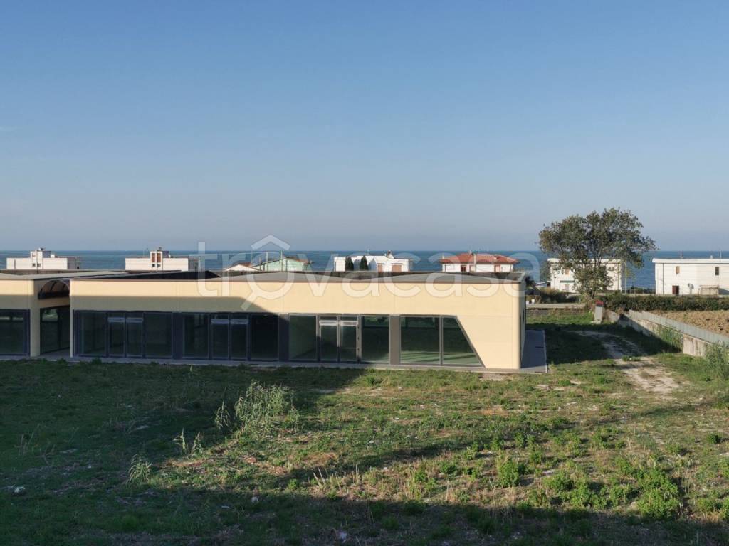 capannone in vendita a Montemarciano in zona Marina