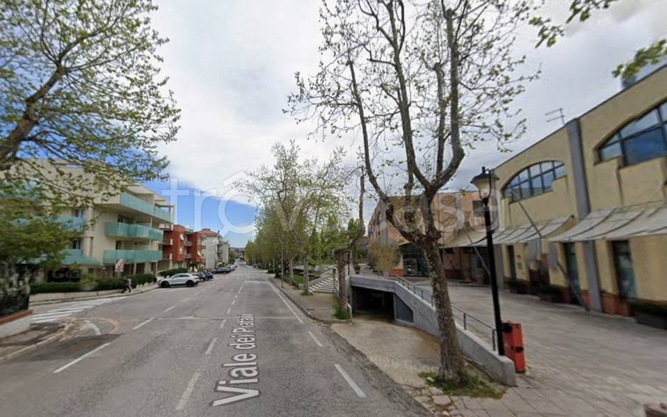 negozio in vendita a Montemarciano in zona Marina