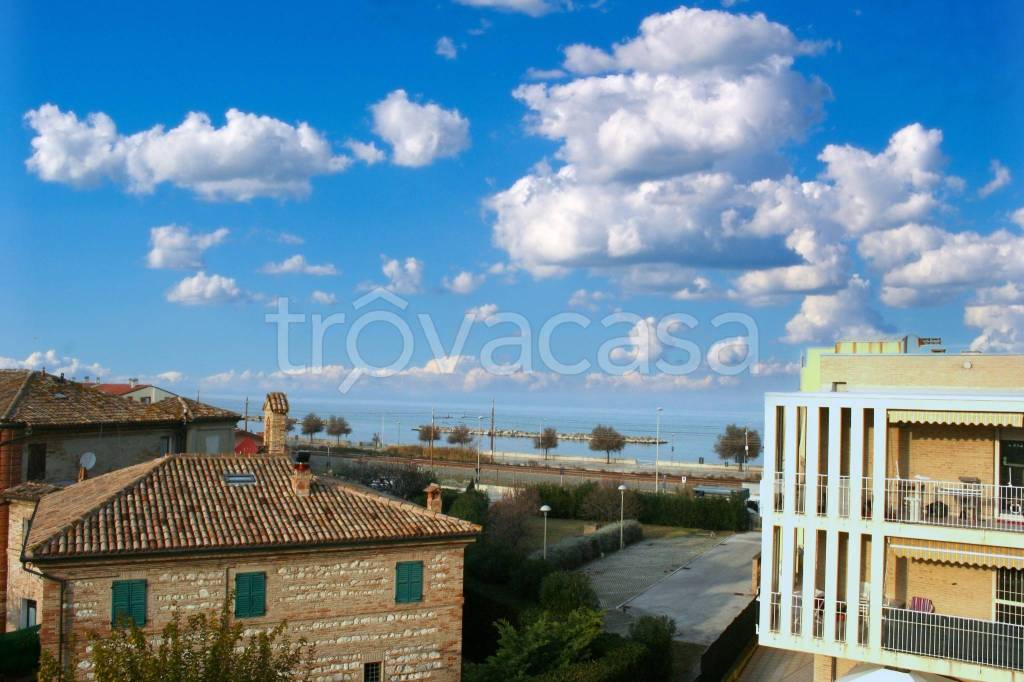 appartamento in vendita a Montemarciano in zona Marina
