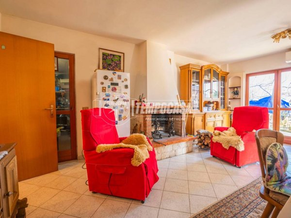 appartamento in vendita a Montemarciano in zona Marina