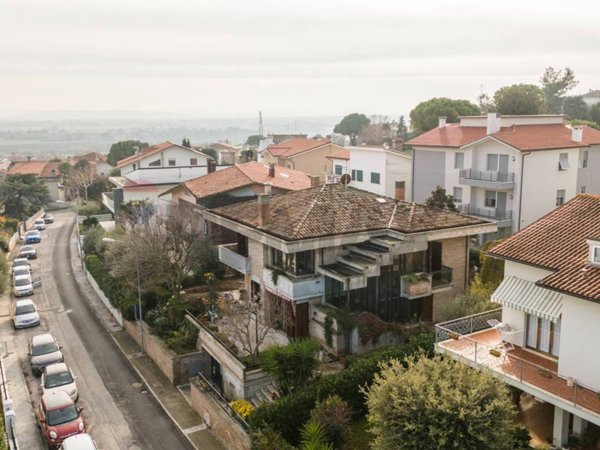 appartamento in vendita a Montemarciano in zona Marina