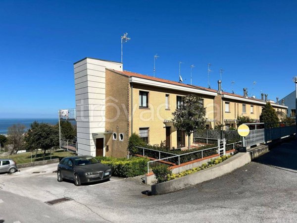 appartamento in vendita a Montemarciano in zona Marina