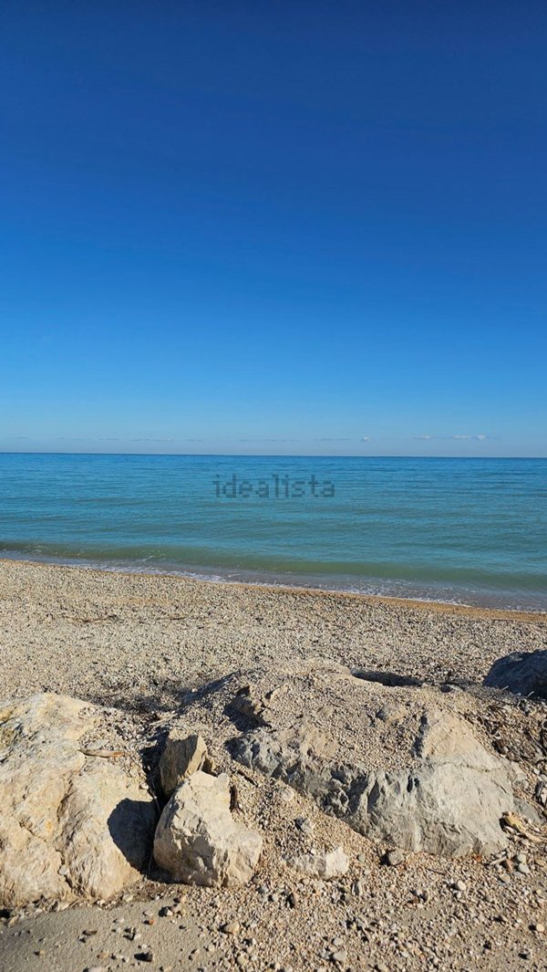 appartamento in vendita a Montemarciano in zona Marina