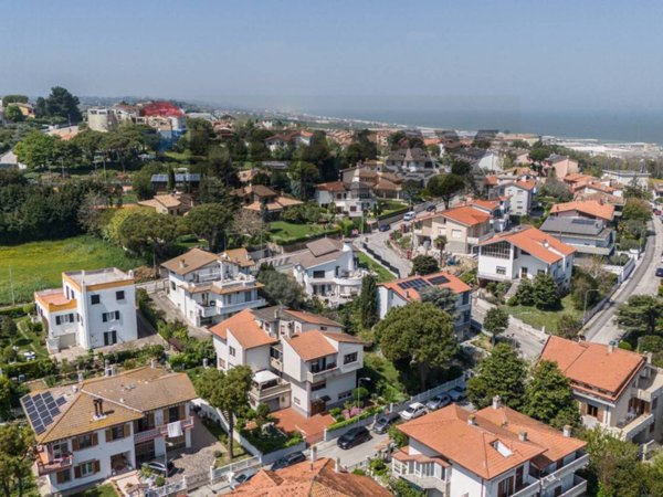 appartamento in vendita a Montemarciano in zona Marina