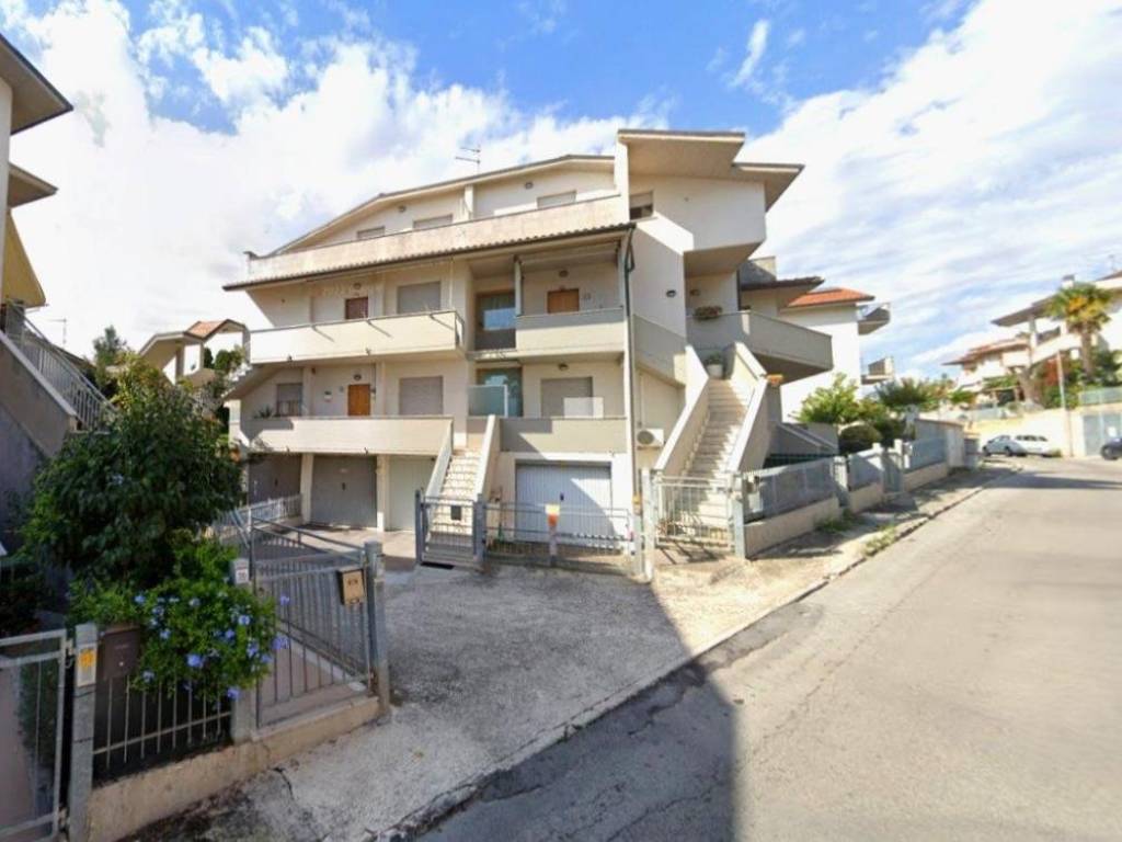 appartamento in vendita a Montemarciano in zona Marina