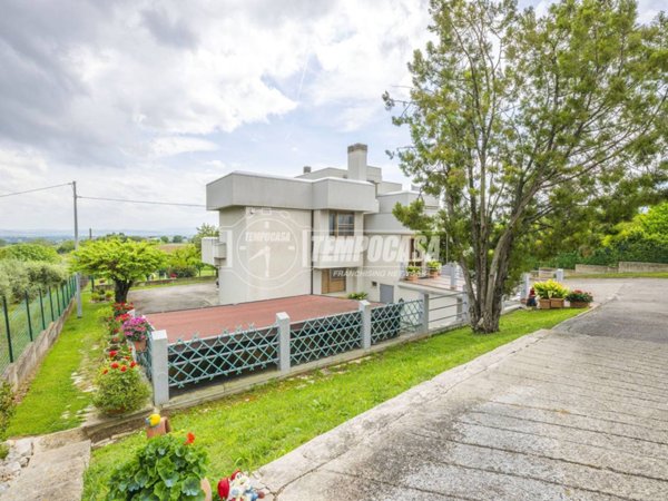 casa indipendente in vendita a Montemarciano in zona Grugnaletto