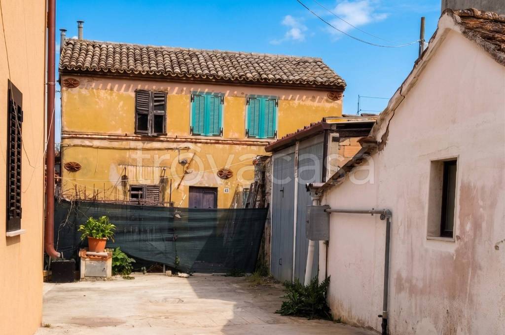 appartamento in vendita a Montemarciano in zona Gabella