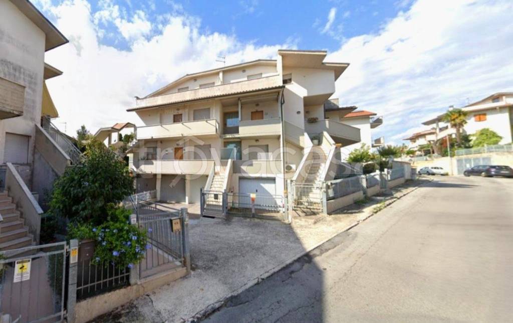 appartamento in vendita a Montemarciano in zona Marina