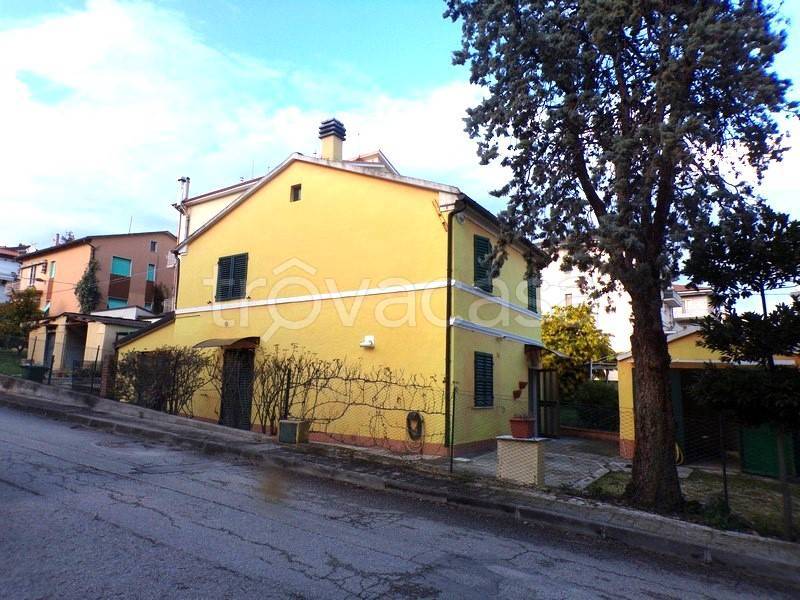 casa indipendente in vendita a Montemarciano in zona Grugnaletto