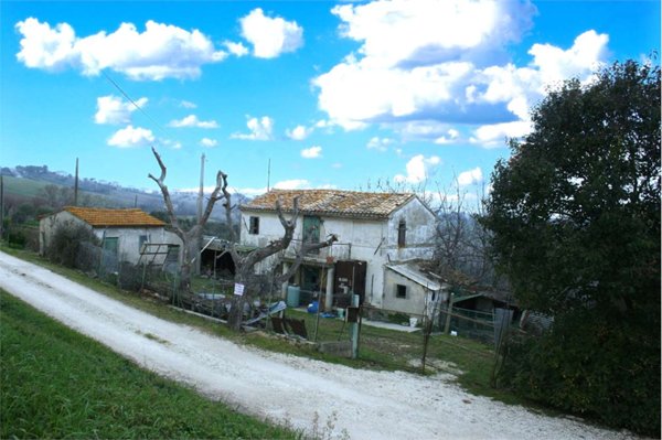 casa indipendente in vendita a Montemarciano in zona Gabella