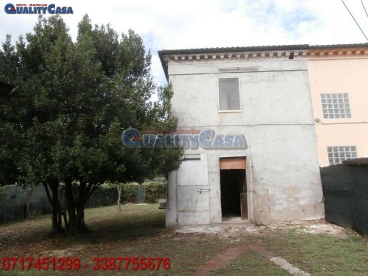 pentavano in vendita a Montemarciano in zona Gabella