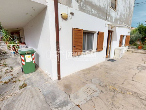 appartamento in vendita a Montemarciano in zona Grugnaletto