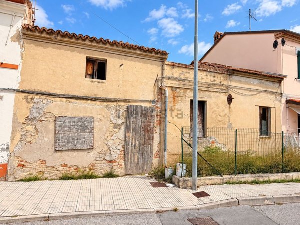 casa indipendente in vendita a Montemarciano in zona Cassiano