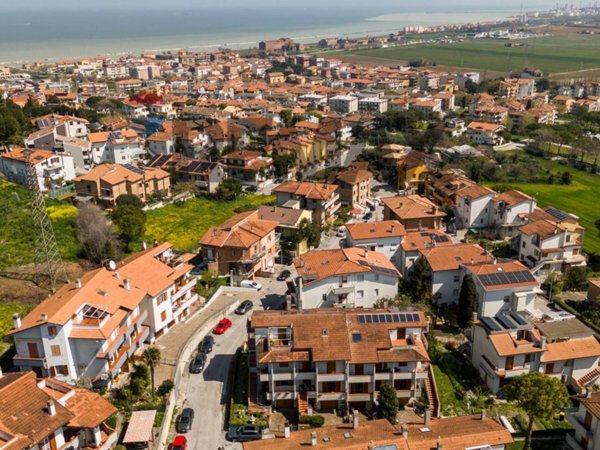 appartamento in vendita a Montemarciano in zona Marina