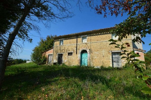 casa indipendente in vendita a Monte Roberto