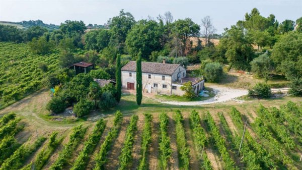 casa indipendente in vendita a Monte Roberto