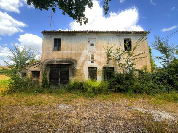 casa indipendente in vendita a Monte Roberto