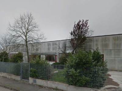 locale di sgombero in vendita a Monte Roberto