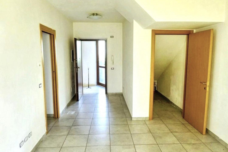 appartamento in vendita a Monte Roberto in zona Pianello Vallesina