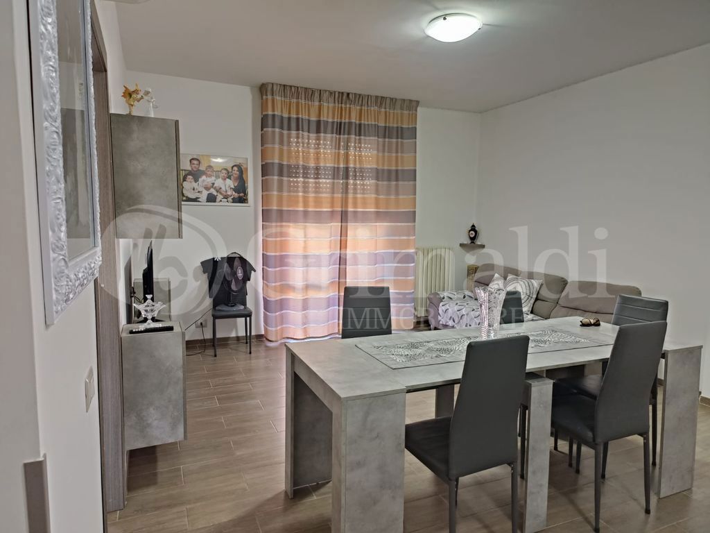 appartamento in vendita a Monte Roberto in zona Pianello Vallesina